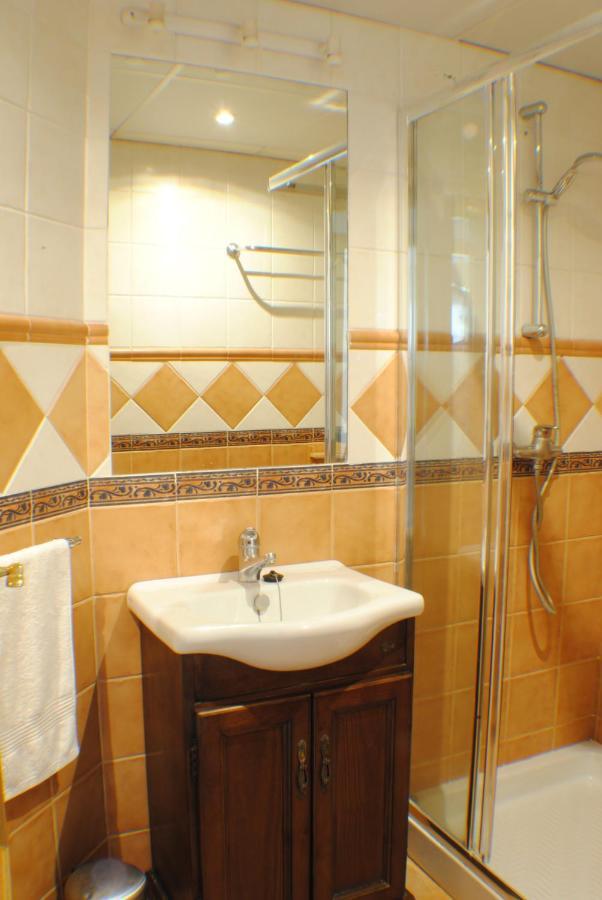 La Pimentera Central Apartments 4 - Centro Historico Marbella Luaran gambar
